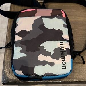 NWOT Lululemon athletica Camo Belt Bag - Black, Gray, Blue and Pink